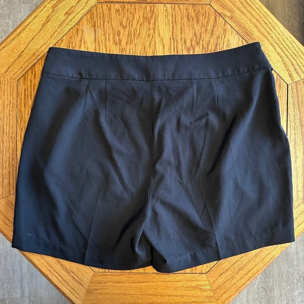 *WHITE HOUSE BLACK MARKET* Black Dress Tie-Waist Shorts Size 8 - Picture 3 of 5